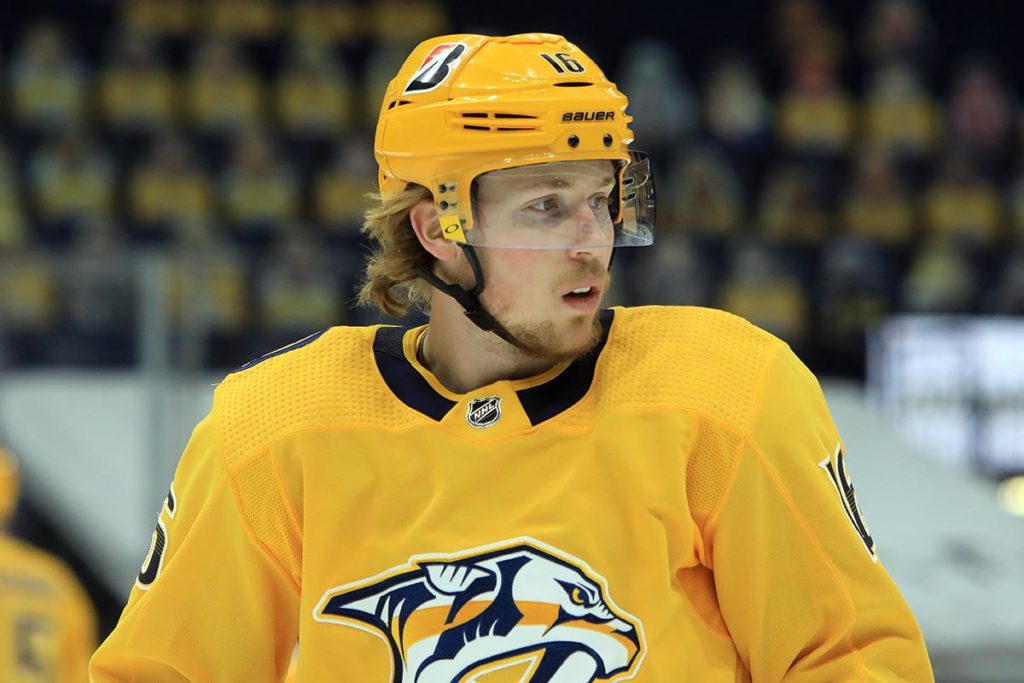 Predators re-sign forward Pitlick