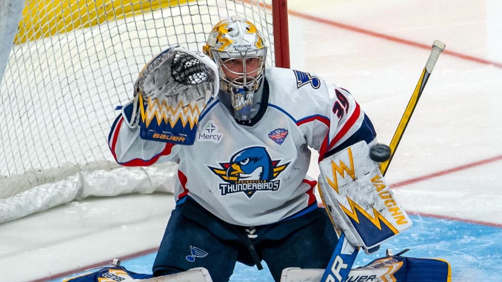 Lindgren joins Capitals on three-year deal