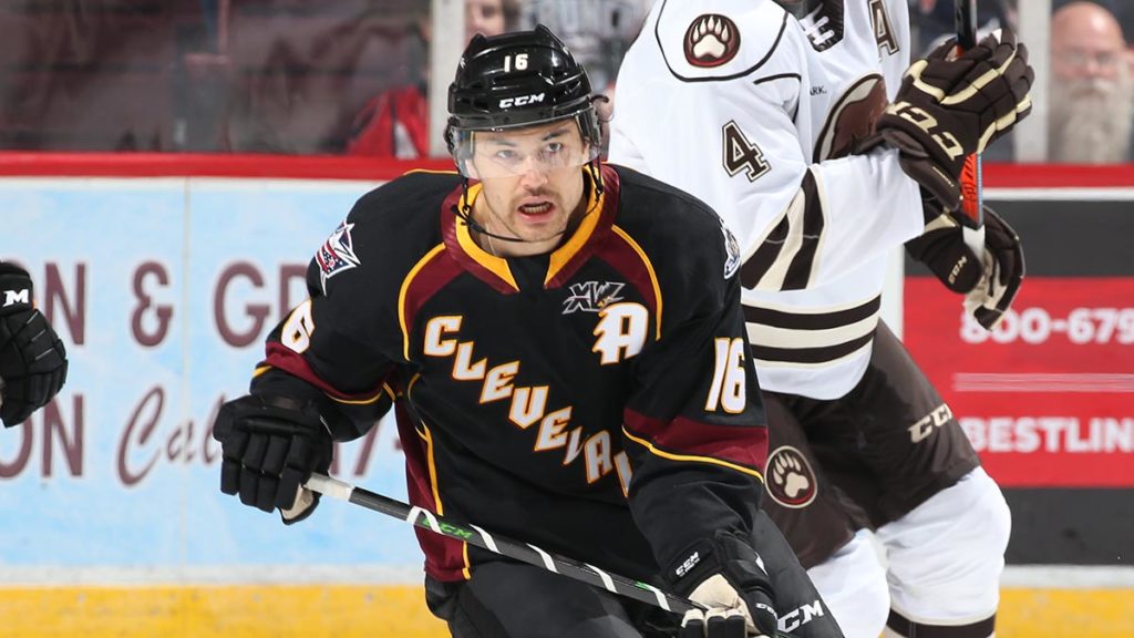 WBS Penguins ink T. Sikura