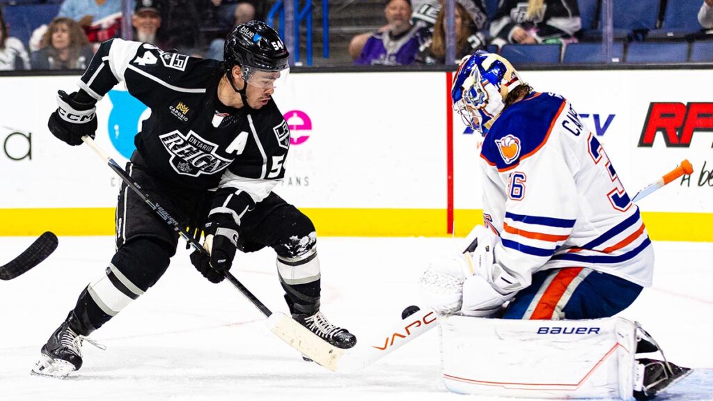 Reign roll over Condors in Game 1