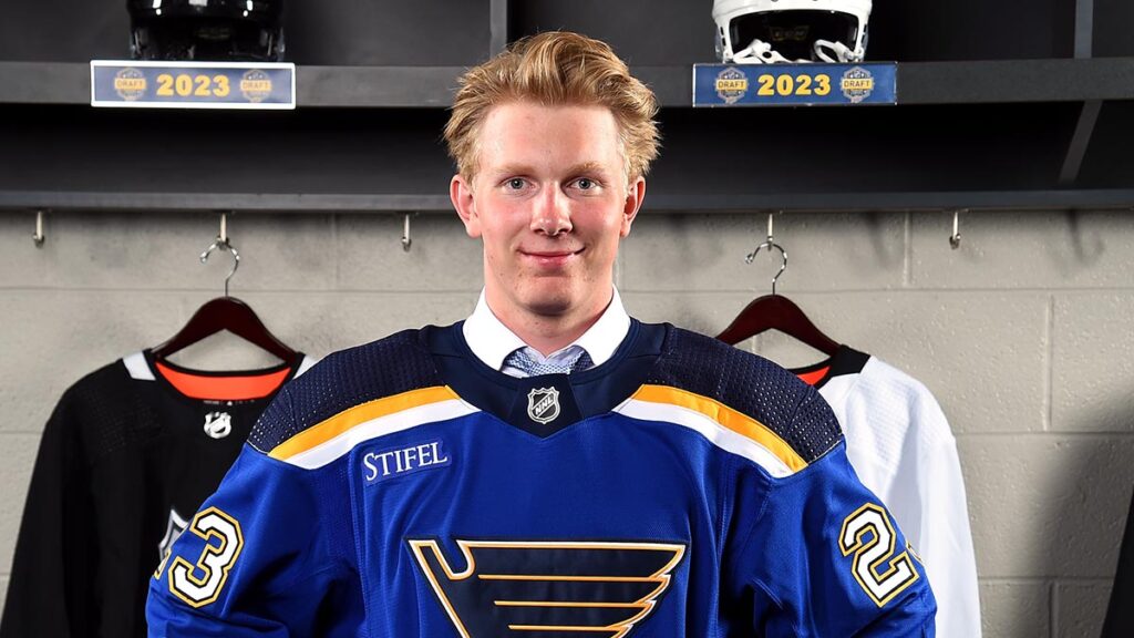 Blues top prospect Stenberg coming to Springfield