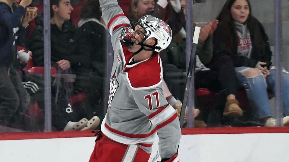 Blues sign Hobey Baker finalist Trudeau